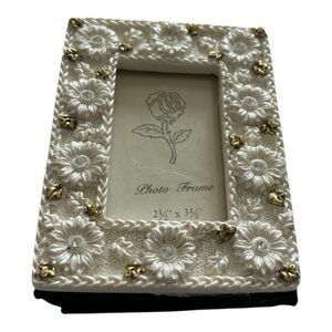 CKG Floral Photo Frame and Mini Photo Album 4"X3"- Cream Gold and Black